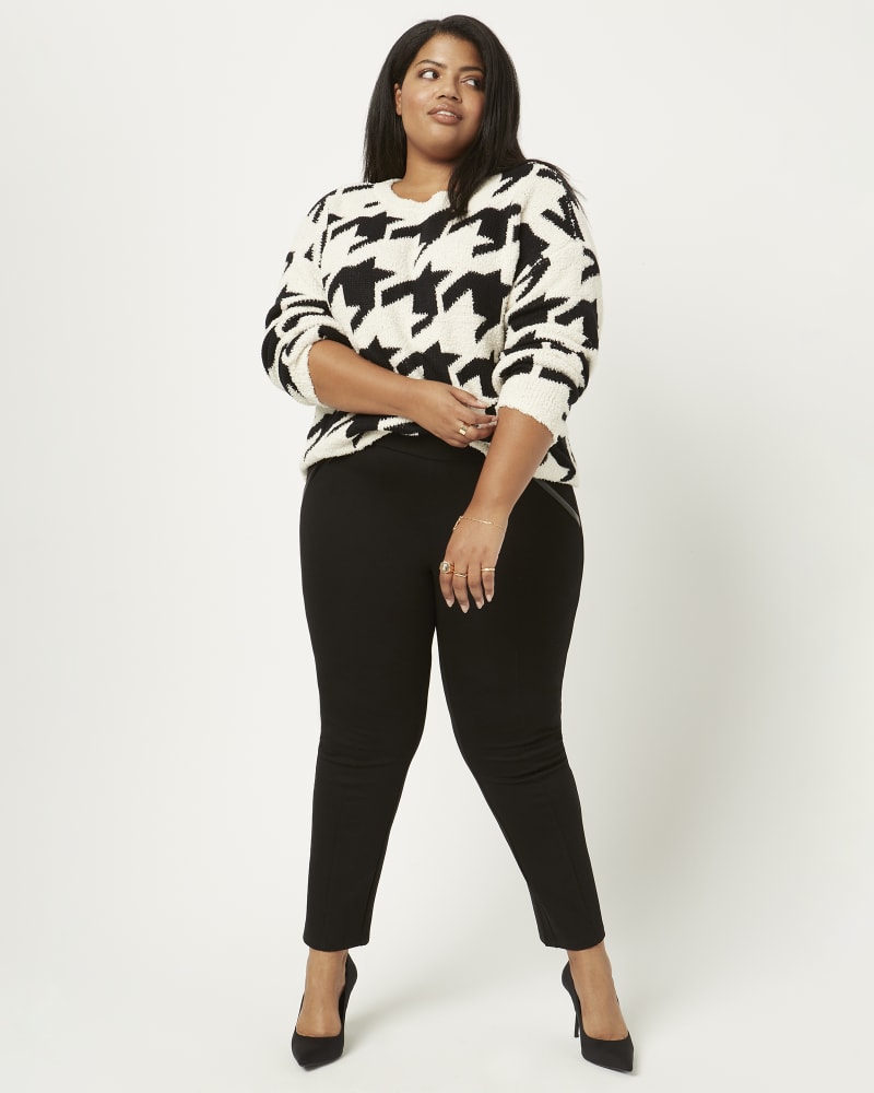 Front of a model wearing a size 1X Sherrilyn Houndstooth Pullover Sweater in Ivory / Black by Meri Skye. | dia_product_style_image_id:210302